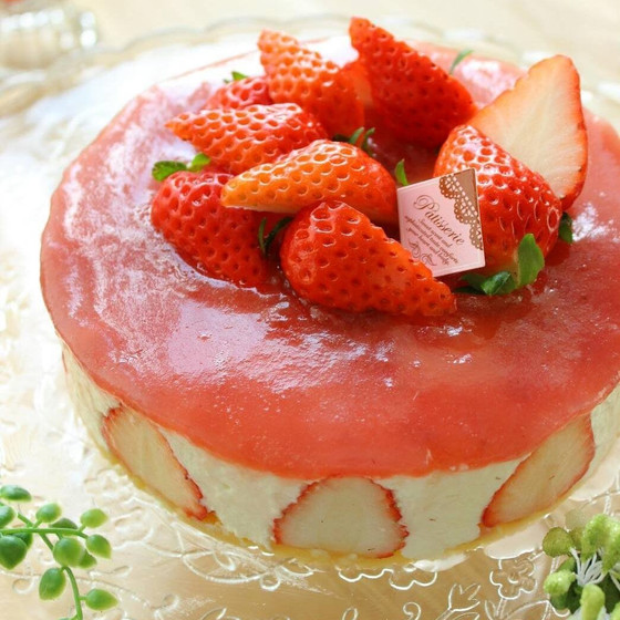 いちごのレアチーズケーキ