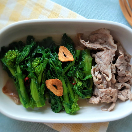 菜の花と豚肉のサッと煮　見た目は和風、味は洋風♪