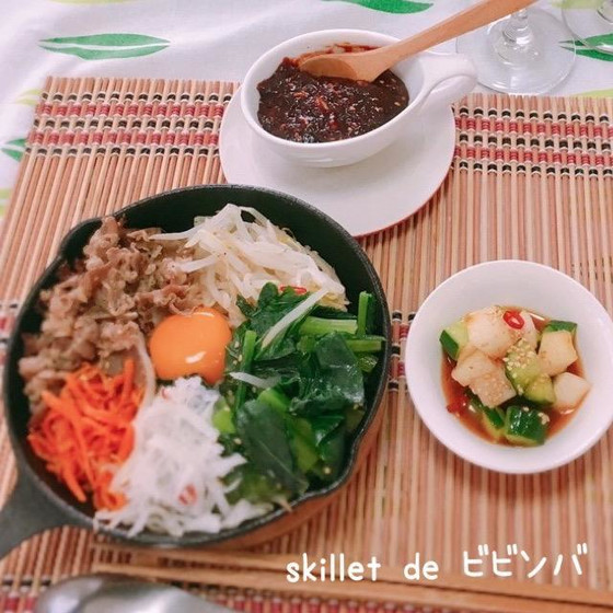 スキレットでビビンバ！