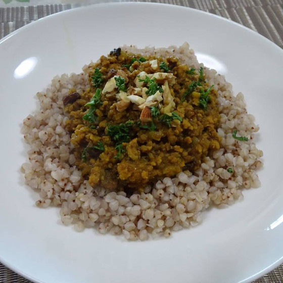 ドライカレーとポテトサラダ（４人分の持ち帰り）
