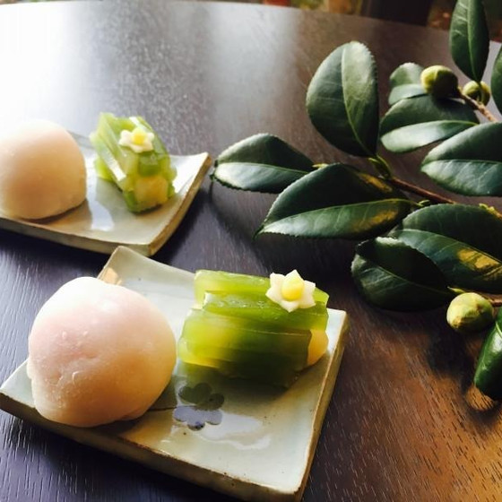 いちご大福と羊羹で作る水仙花