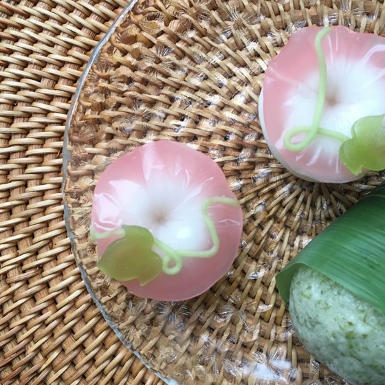 つるっとした喉越しの和菓子”川海苔香る麩饅頭”と雪平製朝顔”