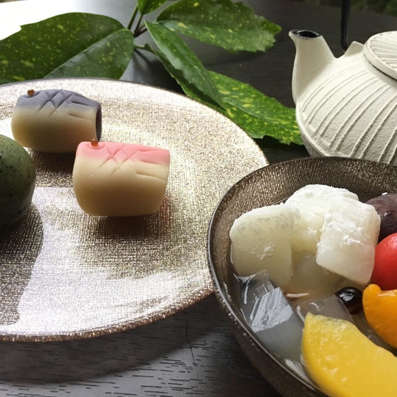 餡炊きと、3種類24個のお菓子を作る4時間のレッスンです。