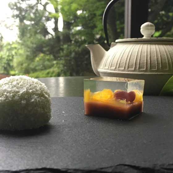 枝豆餅（道明寺製）とフルーツ羊羹