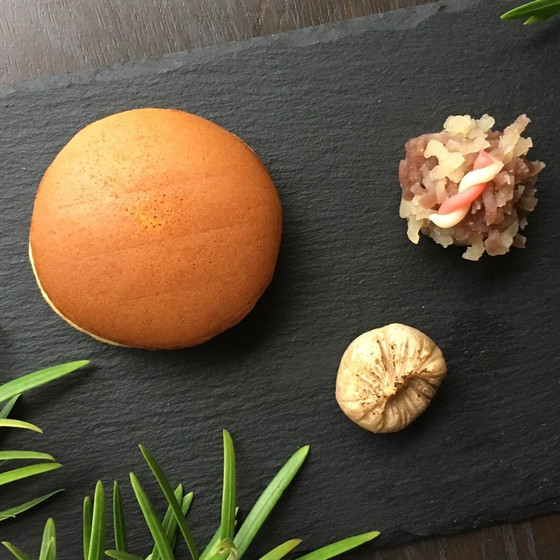餡炊きと、3種類24個のお菓子を作る4時間のレッスンです。