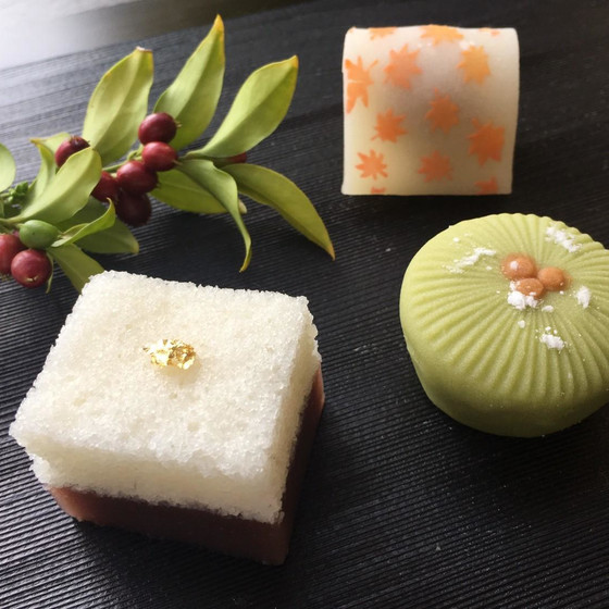 餡炊きと、3種類24個のお菓子を作る4時間のレッスンです。