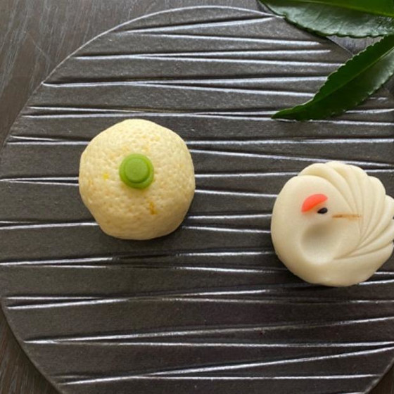 柚子薯蕷饅頭と仙羽（練り切り製）