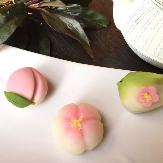 餡炊きと、3種類24個のお菓子を作る4時間のレッスンです。