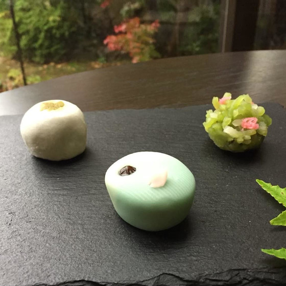 餡炊きと、3種類24個のお菓子を作る4時間のレッスンです。
