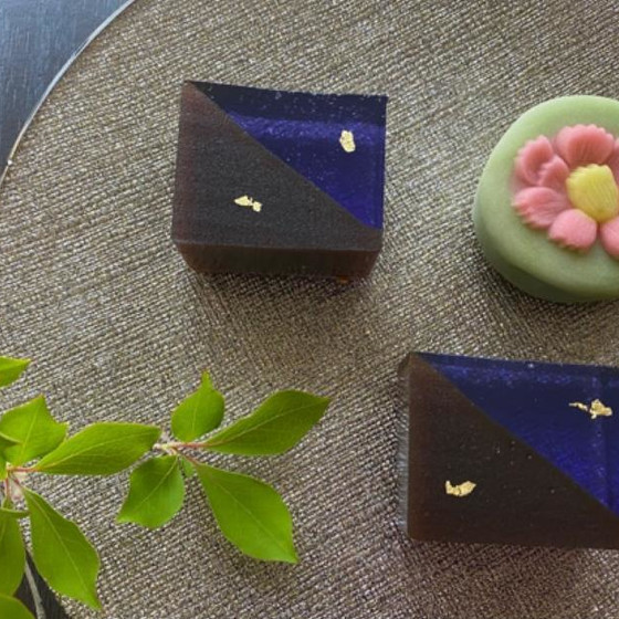 星合い（黒糖羊羹と錦玉）と花王（煉り切り製）