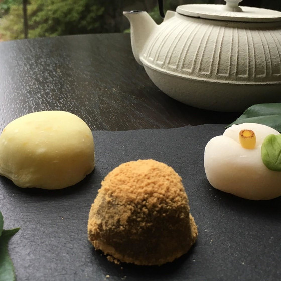 餡炊きと、3種類24個のお菓子を作る4時間のレッスンです。