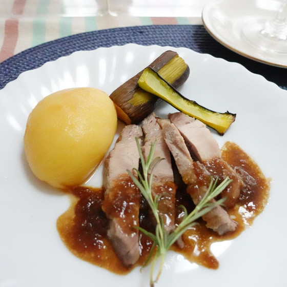 桃と乳酸発酵豚肉のロースト