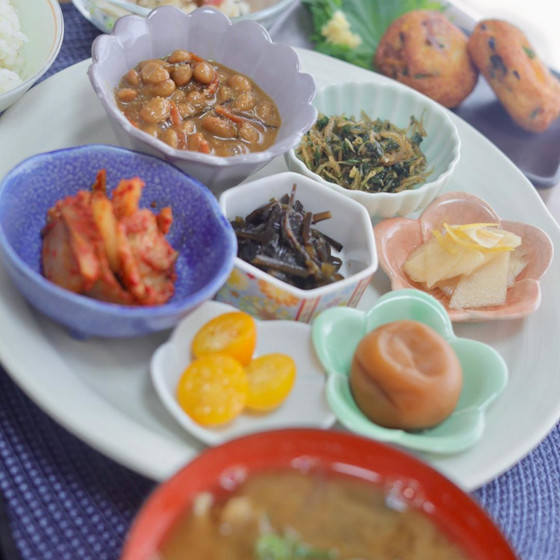 自家製のご飯のお供でランチ