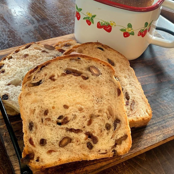 【対面：イースト】ラムレーズン食パン