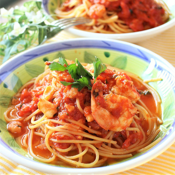 【大人】定番をもっと美味しく☆魚介のトマトパスタ