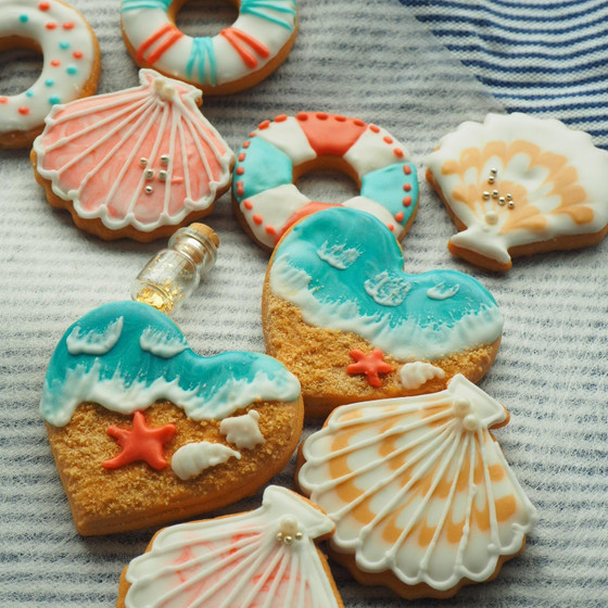 夏をテーマにしたアイシングクッキー作り