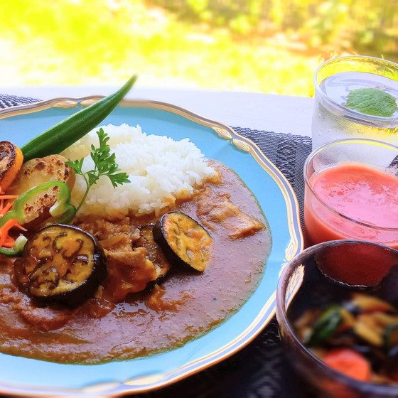 夏野菜たっぷりのポークカレー　