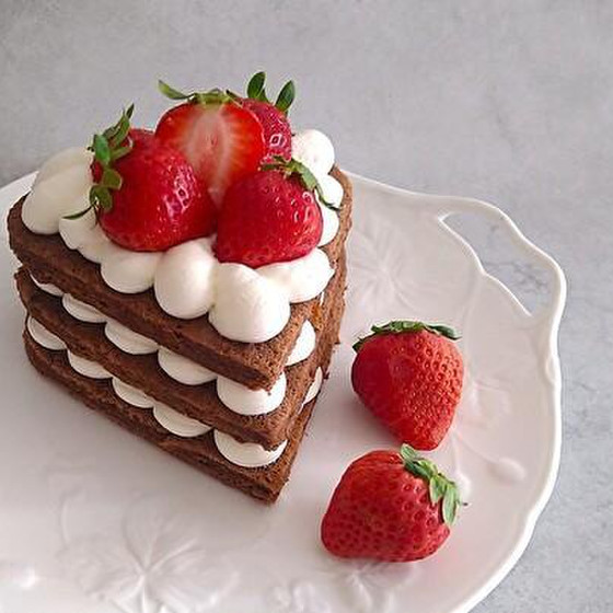 【クラス・デビュタント４月】苺のネイキッドケーキ
