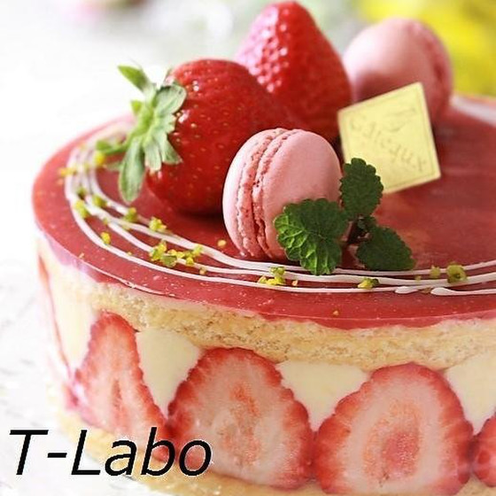 苺のケーキ「フレジエ」でお雛祭り