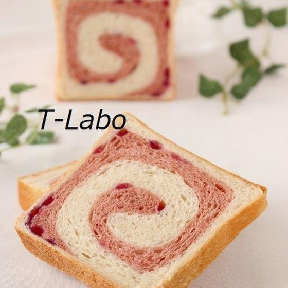 クルクルいちご食パンを作ろー！