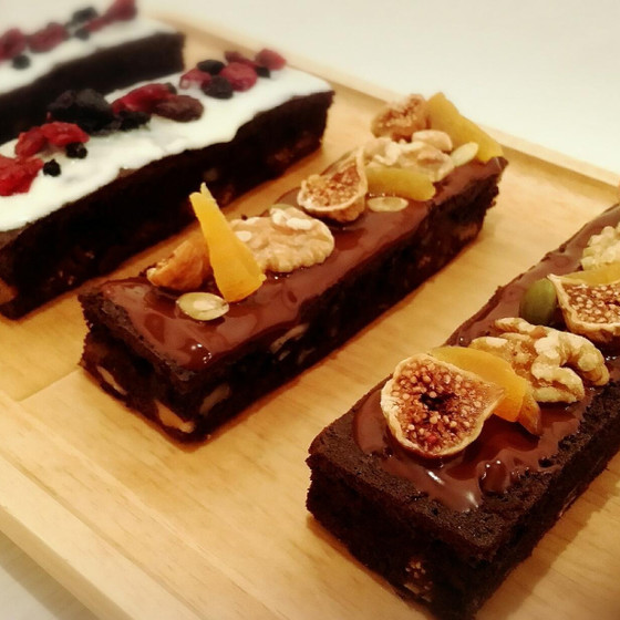 いちじくとクルミのチョコケーキ