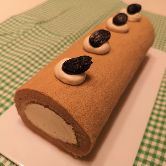 ほうじ茶ラテロールケーキ
