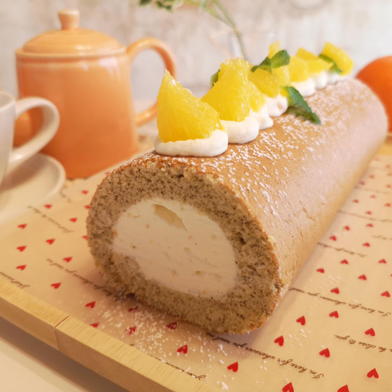 紅茶とオレンジのロールケーキ