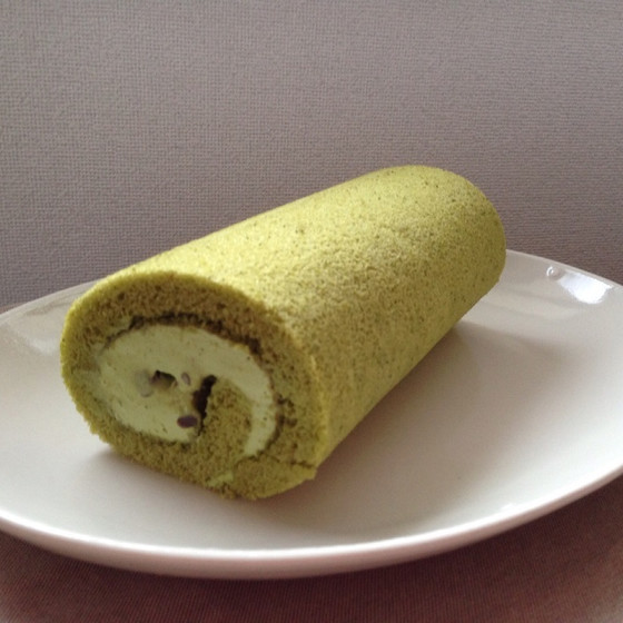 抹茶ロールケーキ