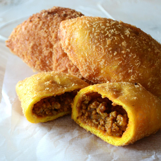 揚げたてサクサク！
揚げカレーパン