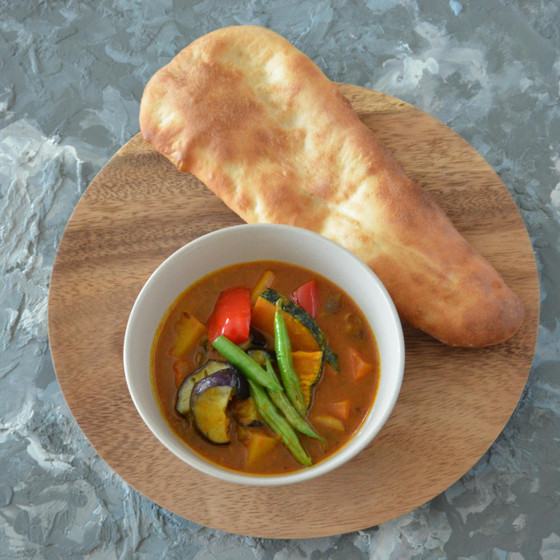 簡単！　全粒粉ナン＆ルーから作る夏野菜カレー　