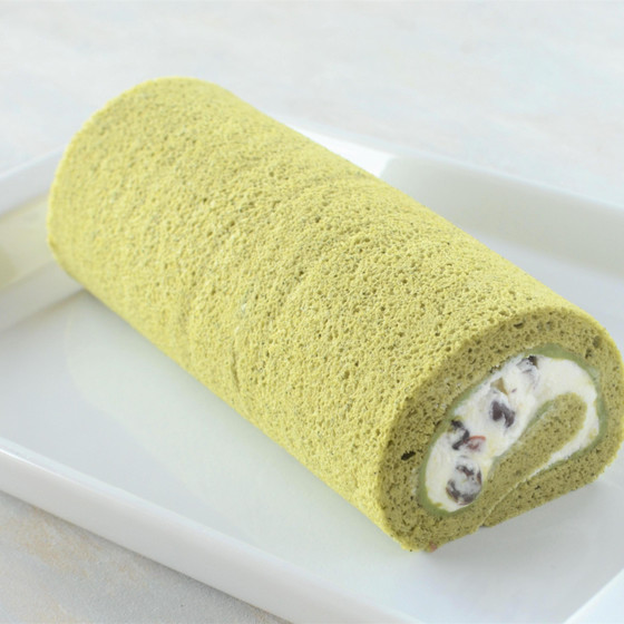 抹茶のシフォンロールケーキ