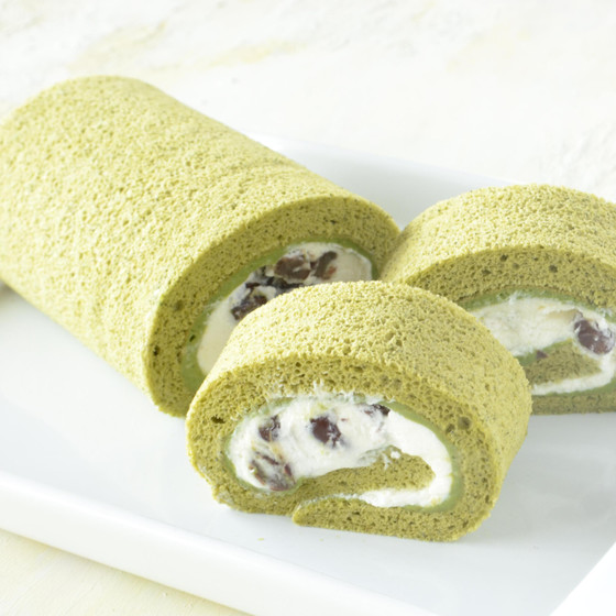 抹茶のシフォンロールケーキ