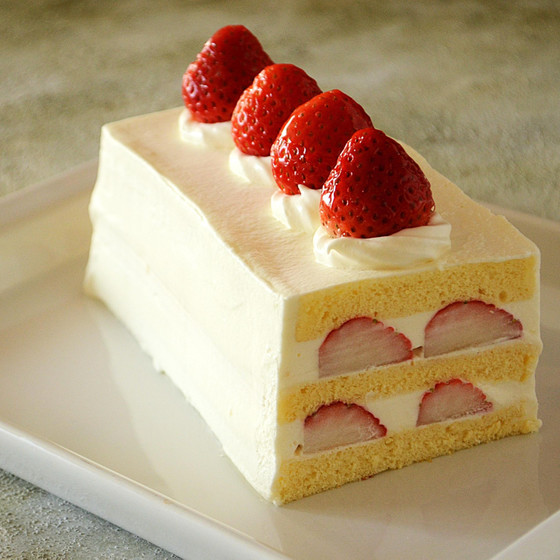 基本のケーキ　苺のショートケーキ