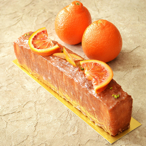 自家製オレンジコンフィをトッピング！　オレンジパウンドケーキ