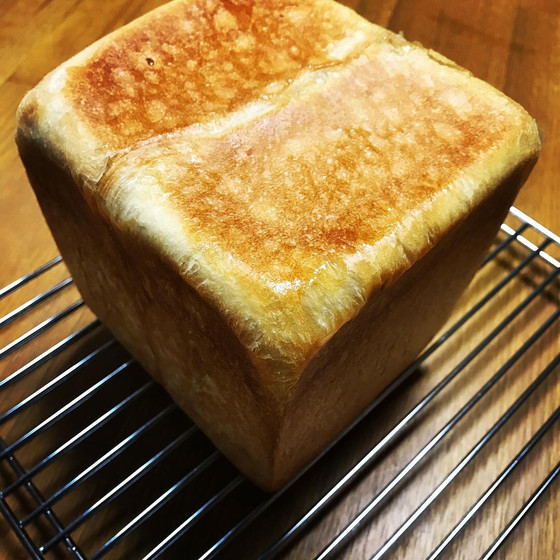 イーストパン「湯種角食」