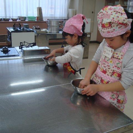 飾り巻きずしとトリフ風カップケーキ