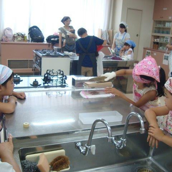 にんべんだしアンバサダーがお伝えするおだしのひき方　おいしいかつおだしでけんちん汁を作ろう