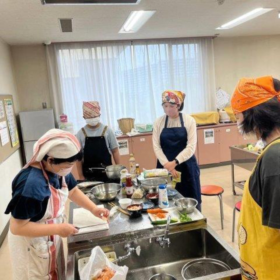 フランスの郷土料理　じゃがいものドフィノワ作り