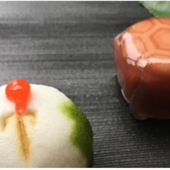千年（薯蕷饅頭製）と万年（練り切り製）他1品