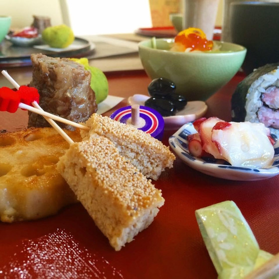 華やかなモダンおせち料理