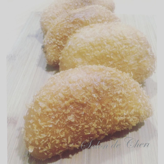 食べ過ぎちゃう  カレーパン 4個