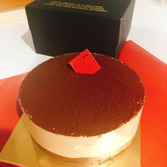 ティラミスのホールケーキ　１１ｃｍ