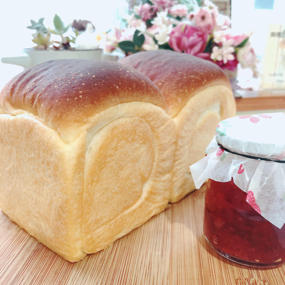 生クリームの山食パン１斤＆高知産苺ジャム