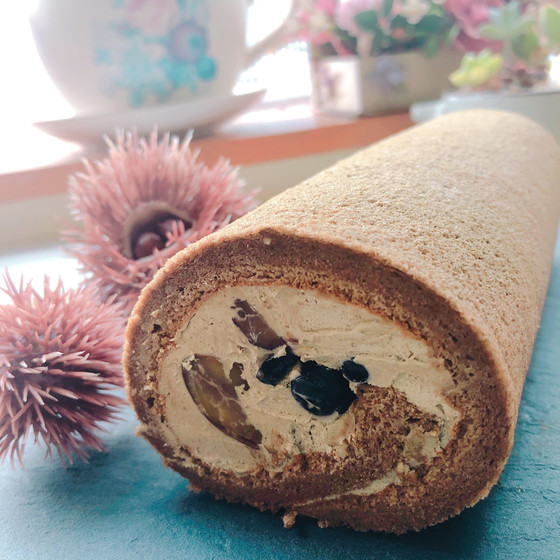 ほうじ茶ロールケーキ　ハーフ２本（土日祝）