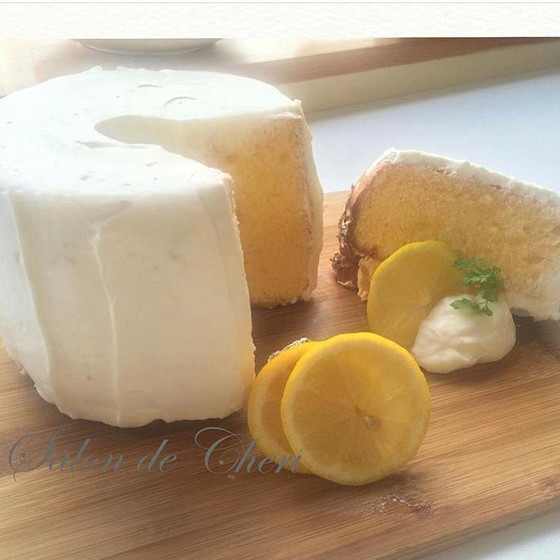 基本のシフォンケーキ～レモン生クリームと一緒に～　（土日）