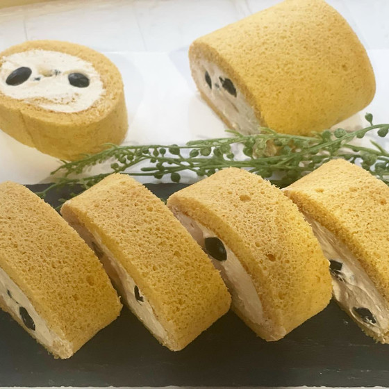 きなこ餅ロールケーキ　１本（グループ２名様）