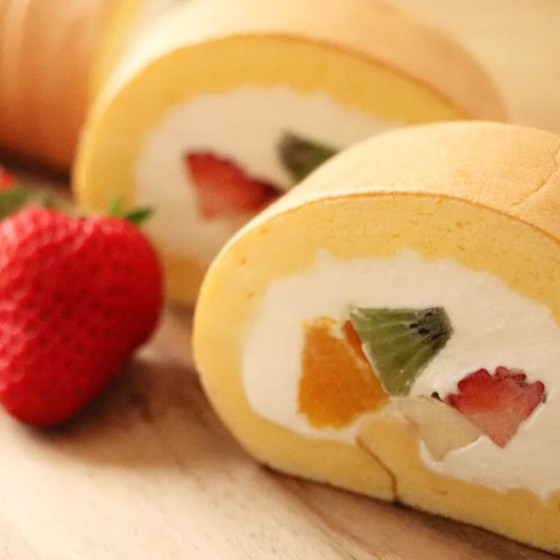 基本のお菓子「とろけるスフレロールケーキ」(グループ２名様）