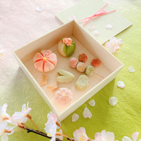 季節を愉しむ和菓子作り 〜春を模る練り切りと州浜〜