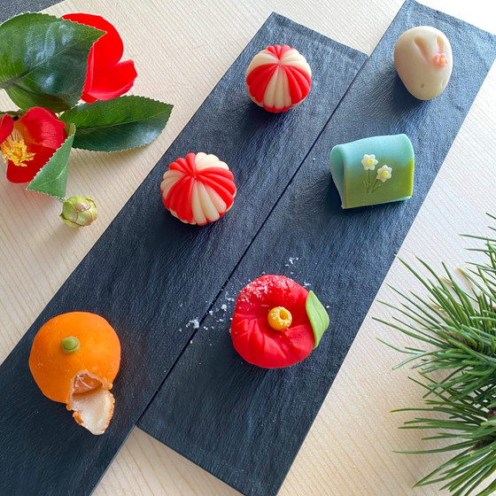 季節を愉しむ和菓子作り 〜冬を模る練り切り〜