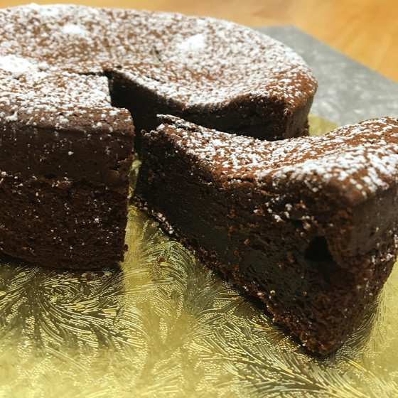 基本のチョコレート菓子　ガトーショコラ　